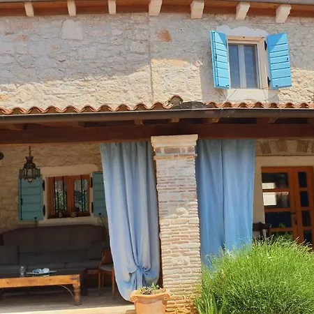 فيلة Vila Luna